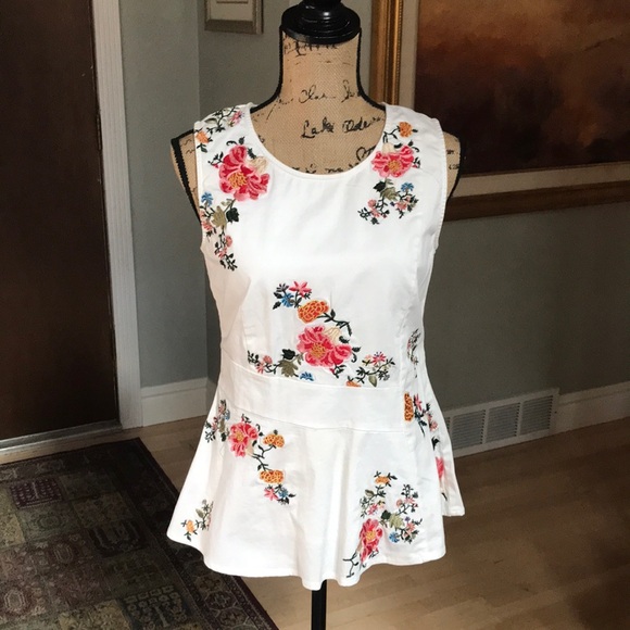 Sundance Tops - Sundance Catalog sleeveless white embroidery peplum top, size small